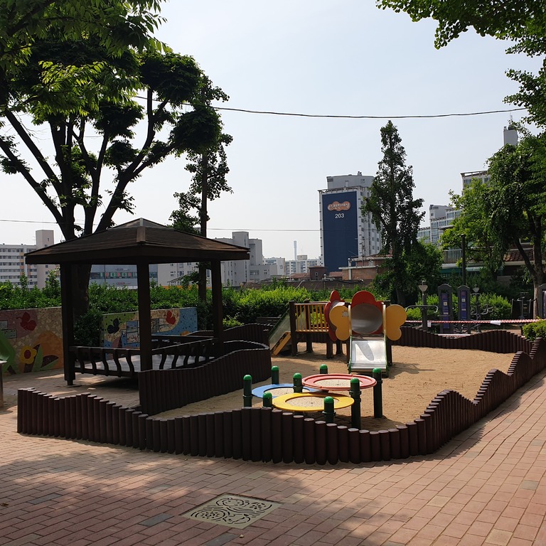 경계목 설치공사 - 성황당 어린이공원