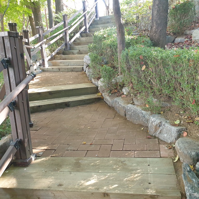 계단목 교체설치공사 - 손기정 공원