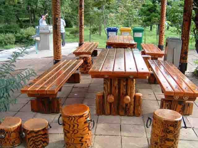 BR-39 테이블과 평의자와 1인용 통의자