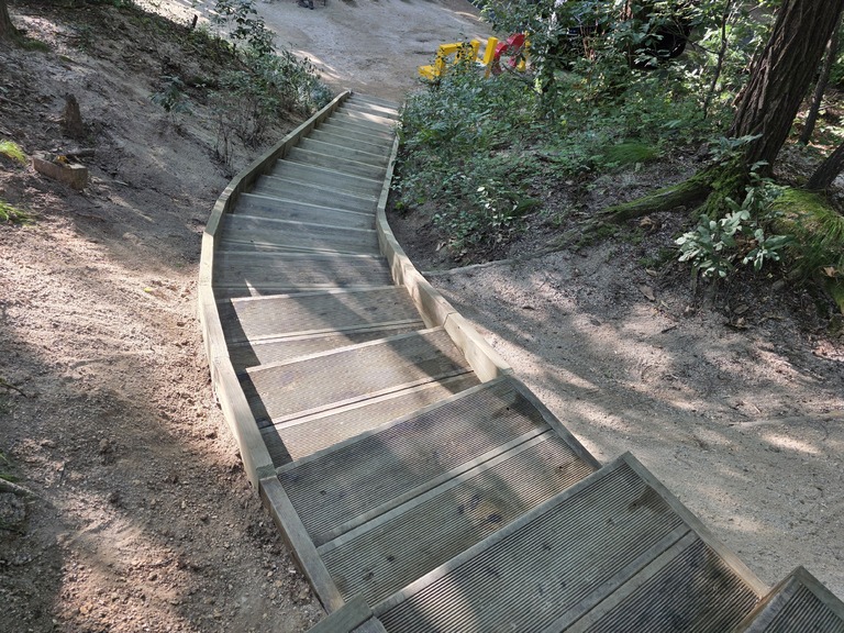 계단목 설치 공사- 쌍문 근린 공원